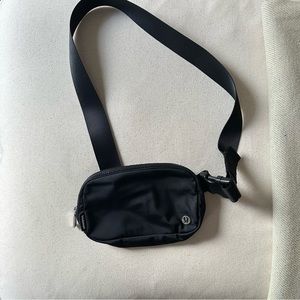 Lululemon Everywhere Belt Bag